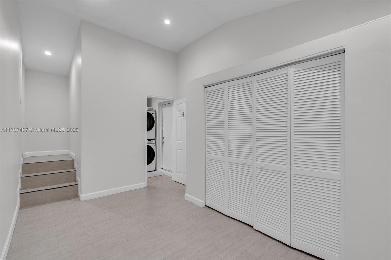 5736 Southwest 31st Street Miami, FL 33155 - Photo 12 of 32