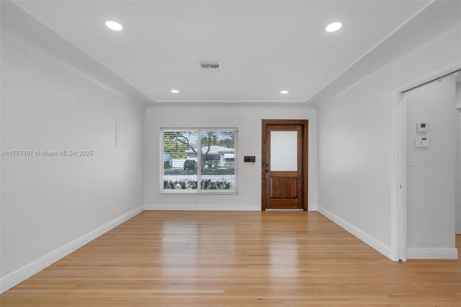 5736 Southwest 31st Street Miami, FL 33155 - Photo 5 of 32