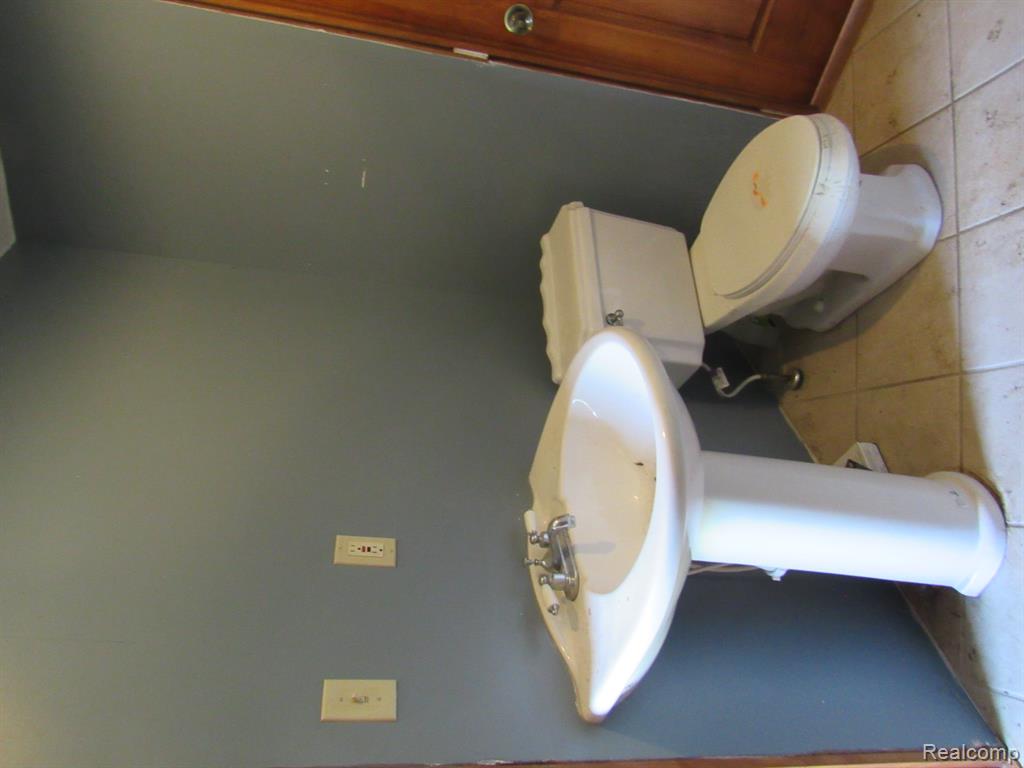 695 Cass Avenue Road Bay City, MI 48708 - Photo 27 of 52