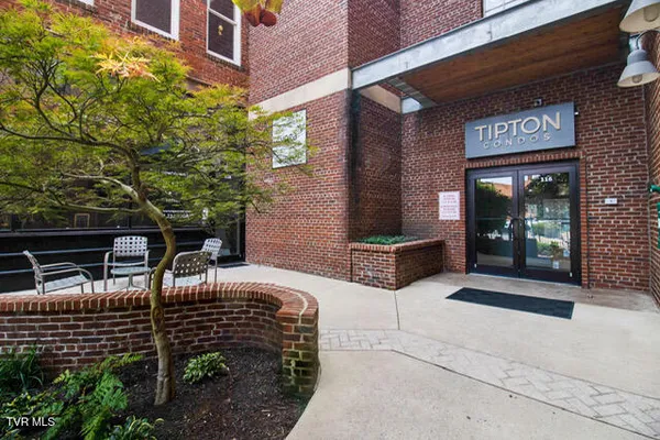$224,900 | 116 Tipton Street, Unit 406, Johnson City, TN 37604