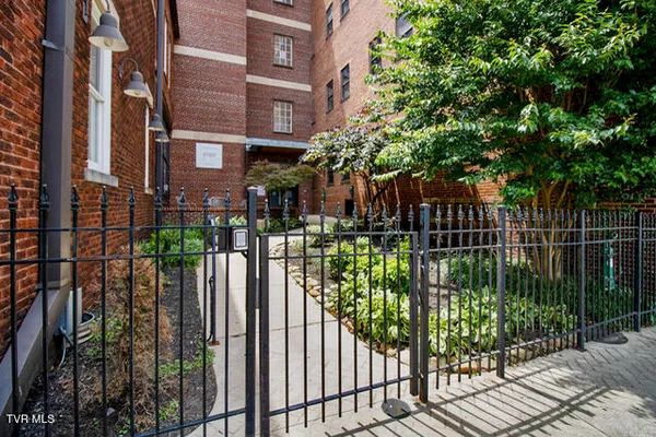 $224,900 | 116 Tipton Street, Unit 406, Johnson City, TN 37604