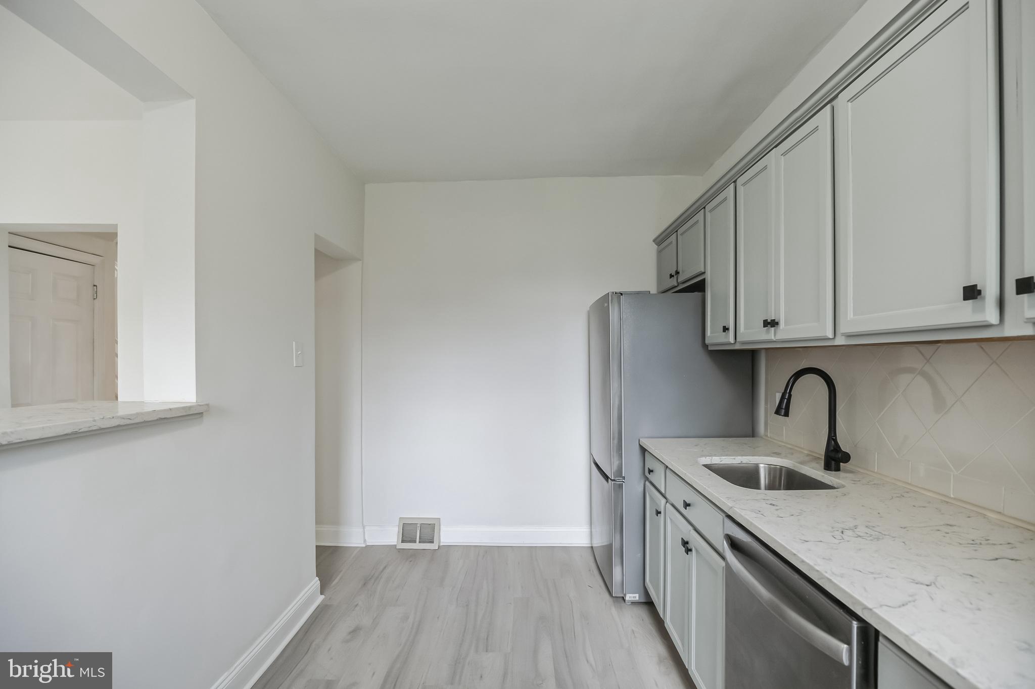 6 Maple Street Marcus Hook, PA 19061 - Photo 12 of 30