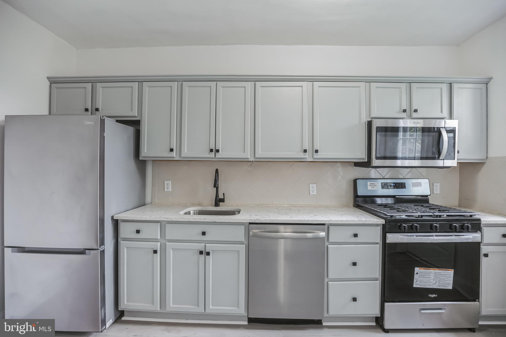 6 Maple Street Marcus Hook, PA 19061 - Photo 14 of 30 Beautiful Kitchen with Quartz counters