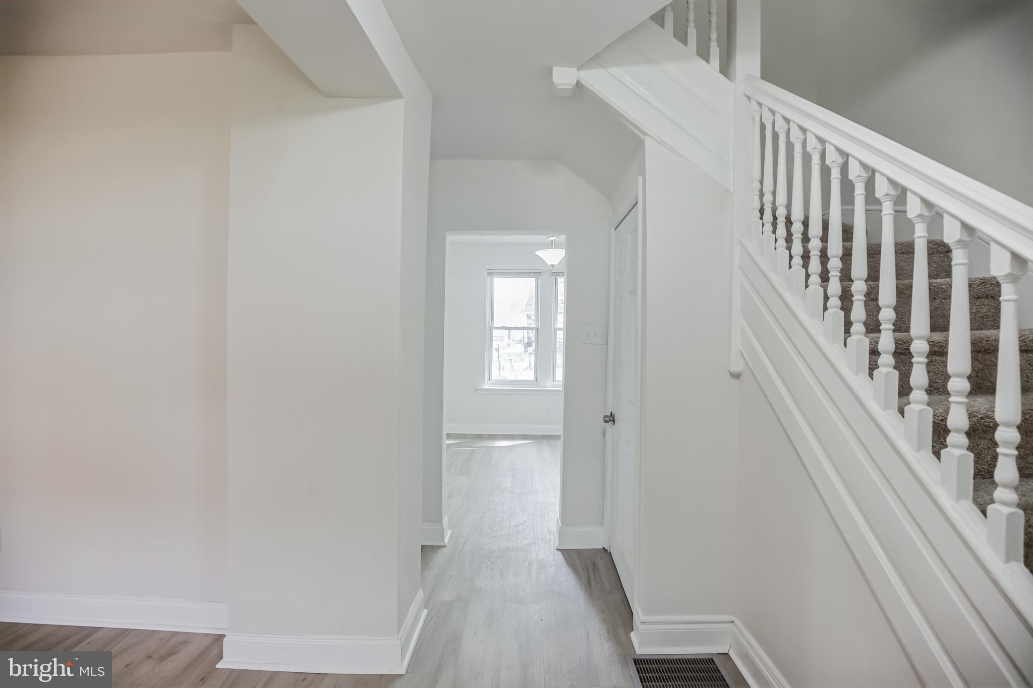 6 Maple Street Marcus Hook, PA 19061 - Photo 5 of 30