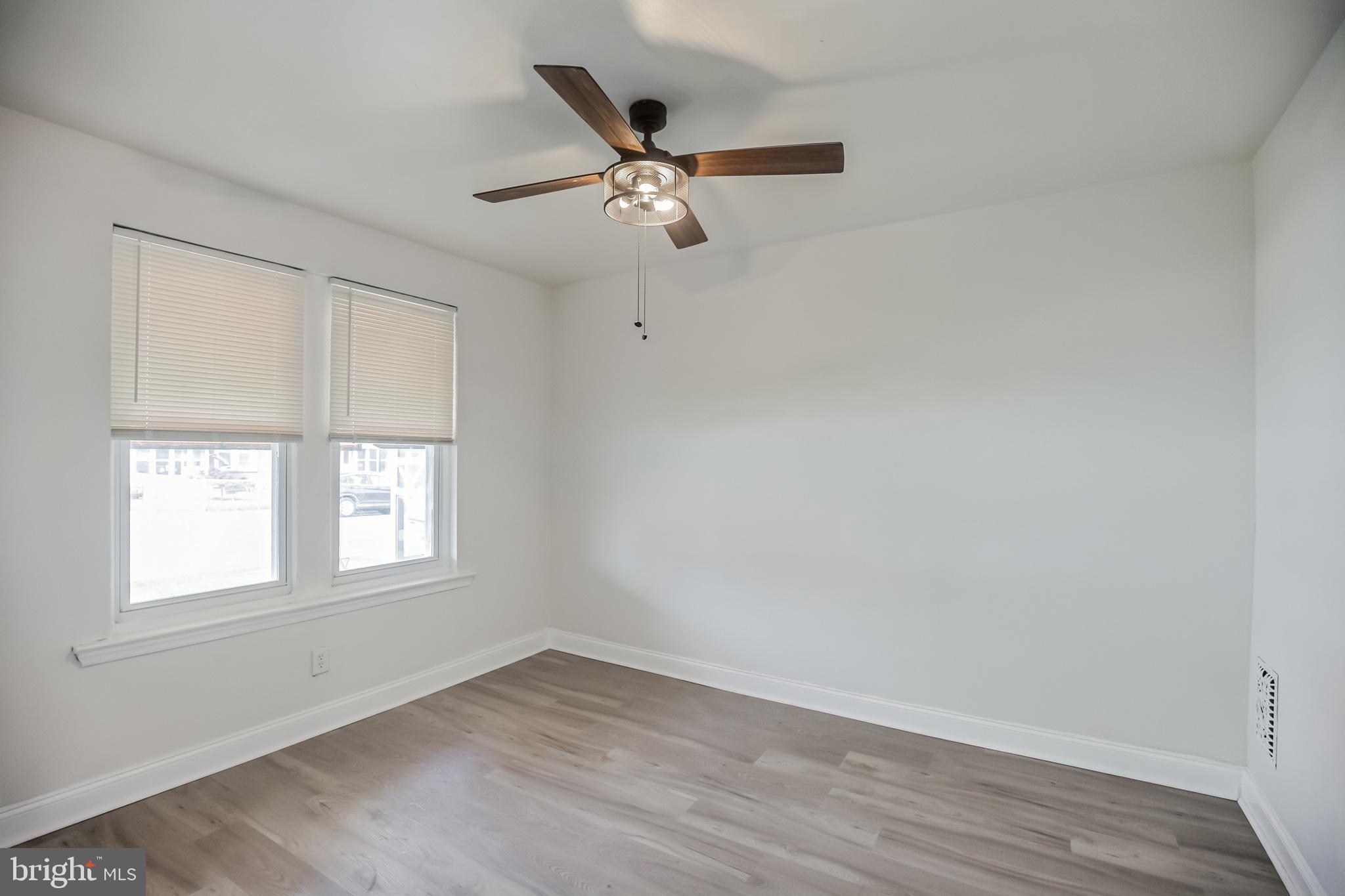 6 Maple Street Marcus Hook, PA 19061 - Photo 6 of 30