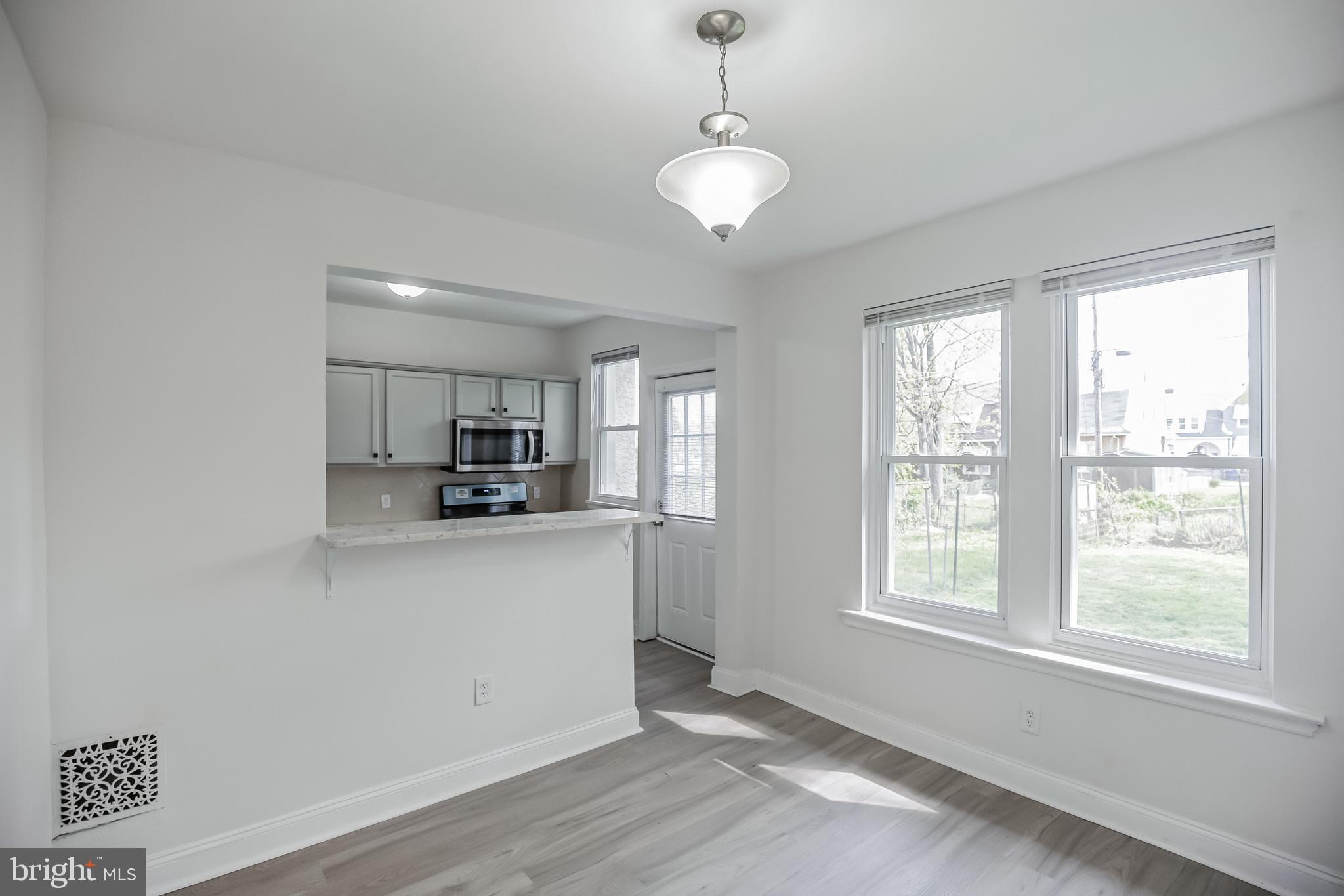 6 Maple Street Marcus Hook, PA 19061 - Photo 9 of 30 Breakfast Bar!