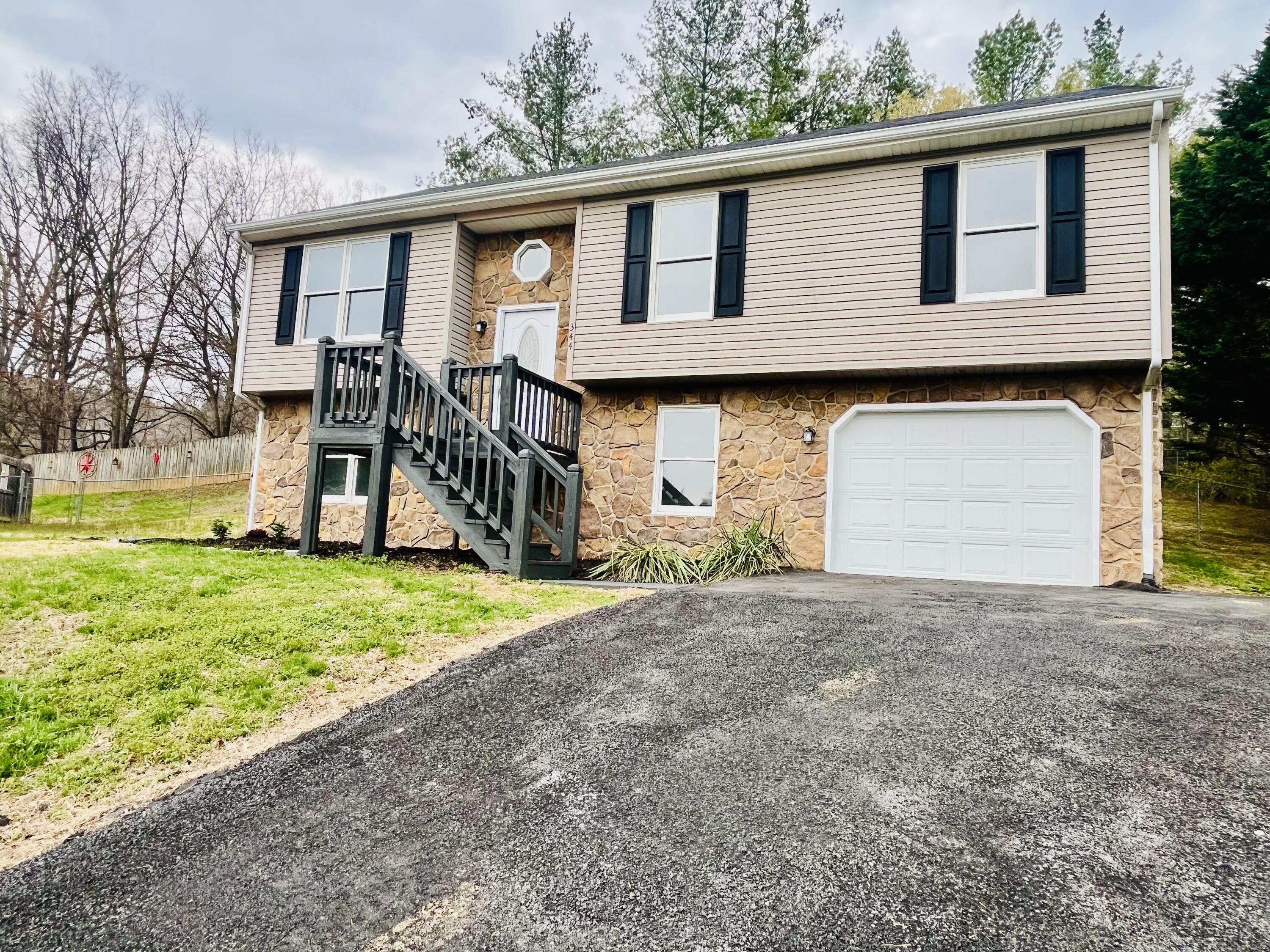 344 Elm Street Vinton, VA 24179 - Photo 1 of 24 IMG_6658