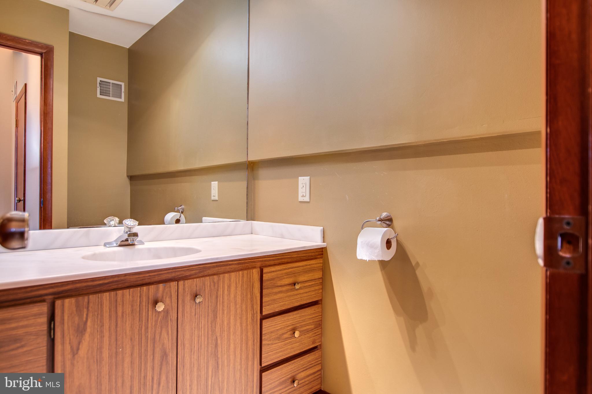 229 Fineview Road Camp Hill, PA 17011 - Photo 11 of 50 Gallery Image 11