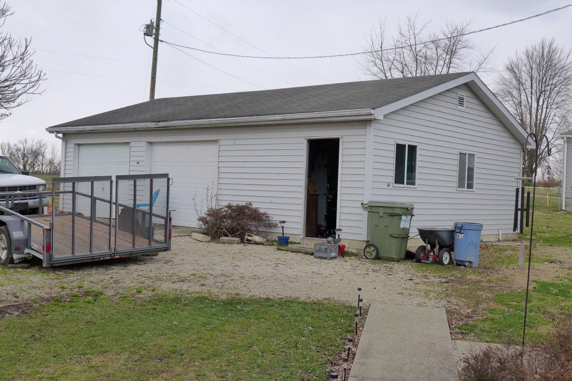 3822 Beard Road Loogootee, IN 47553 - Photo 2 of 11
