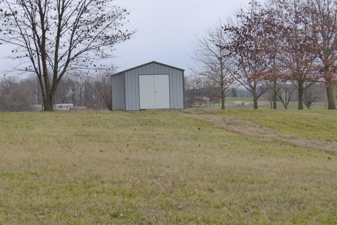 3822 Beard Road Loogootee, IN 47553 - Photo 3 of 11