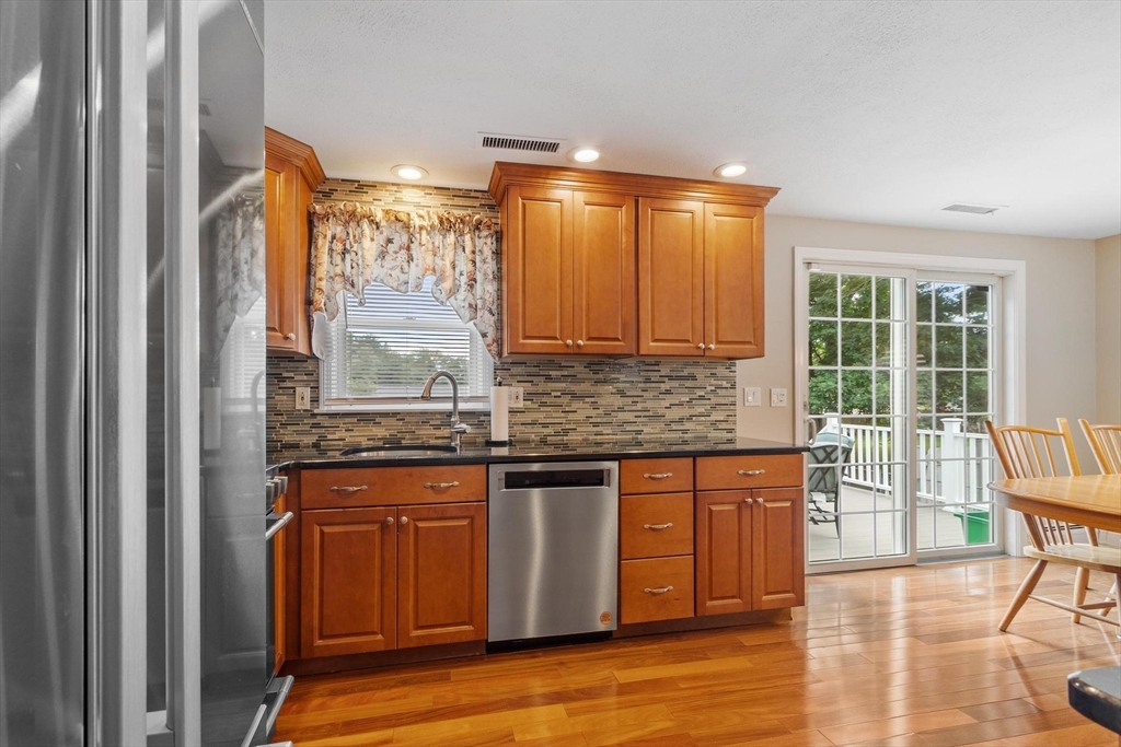 15 Dallas Road Lowell, MA 01854 - Photo 12 of 36