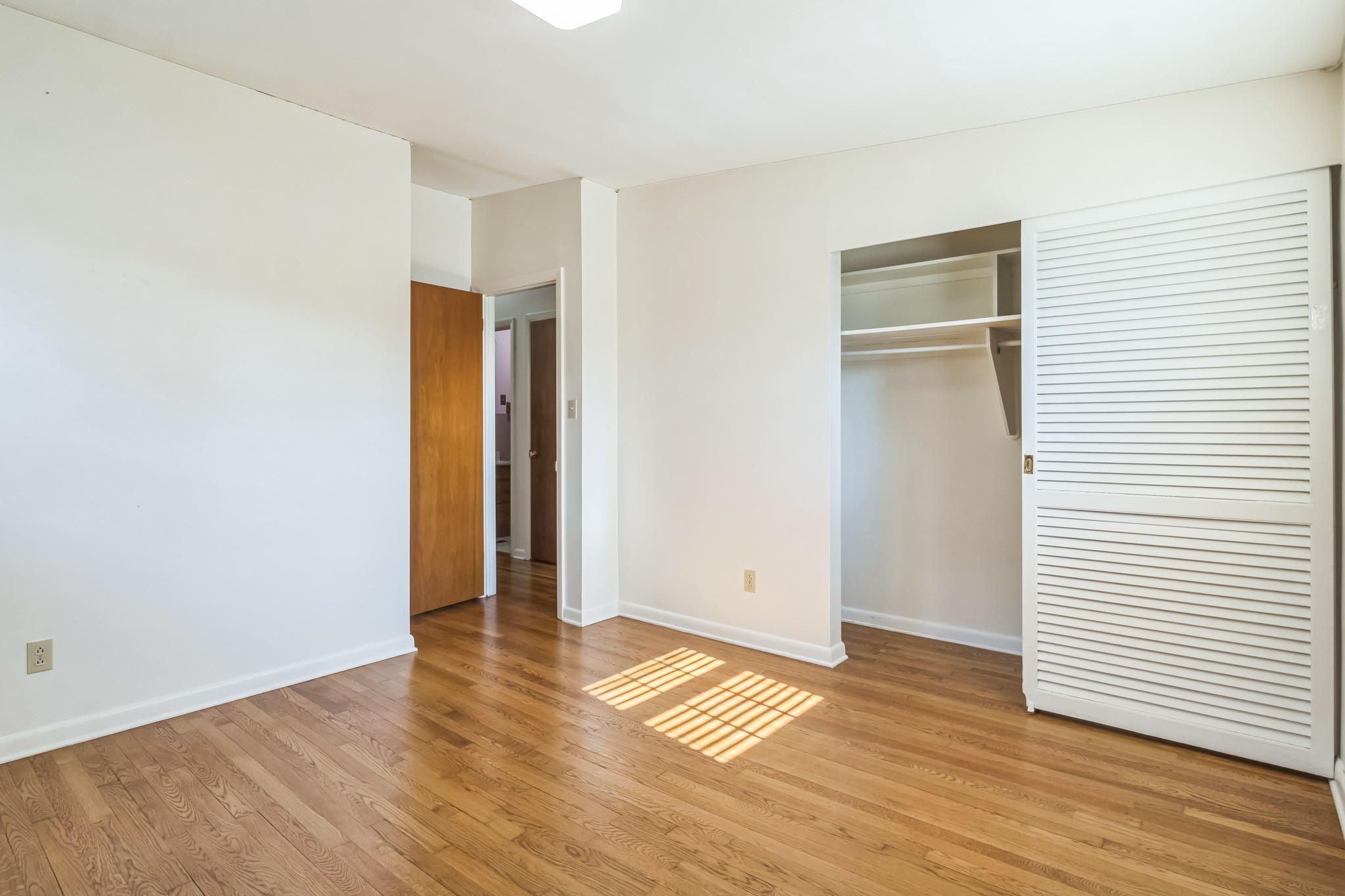 101 Locust Lane Oak Ridge, TN 37830 - Photo 6 of 33 a view of empty room with wooden floor