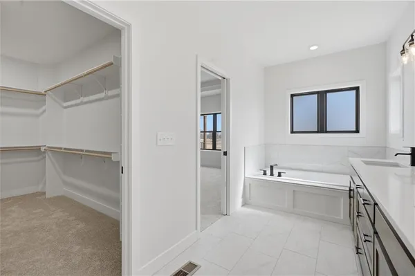 $921,850 | 9915 Stockdale Road, Liberty, MO 64068