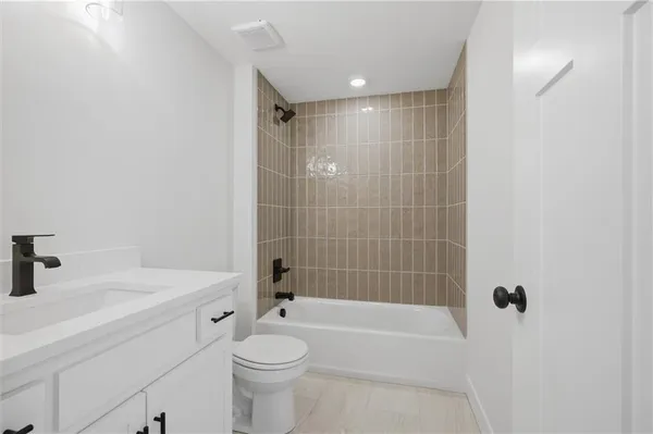 $921,850 | 9915 Stockdale Road, Liberty, MO 64068