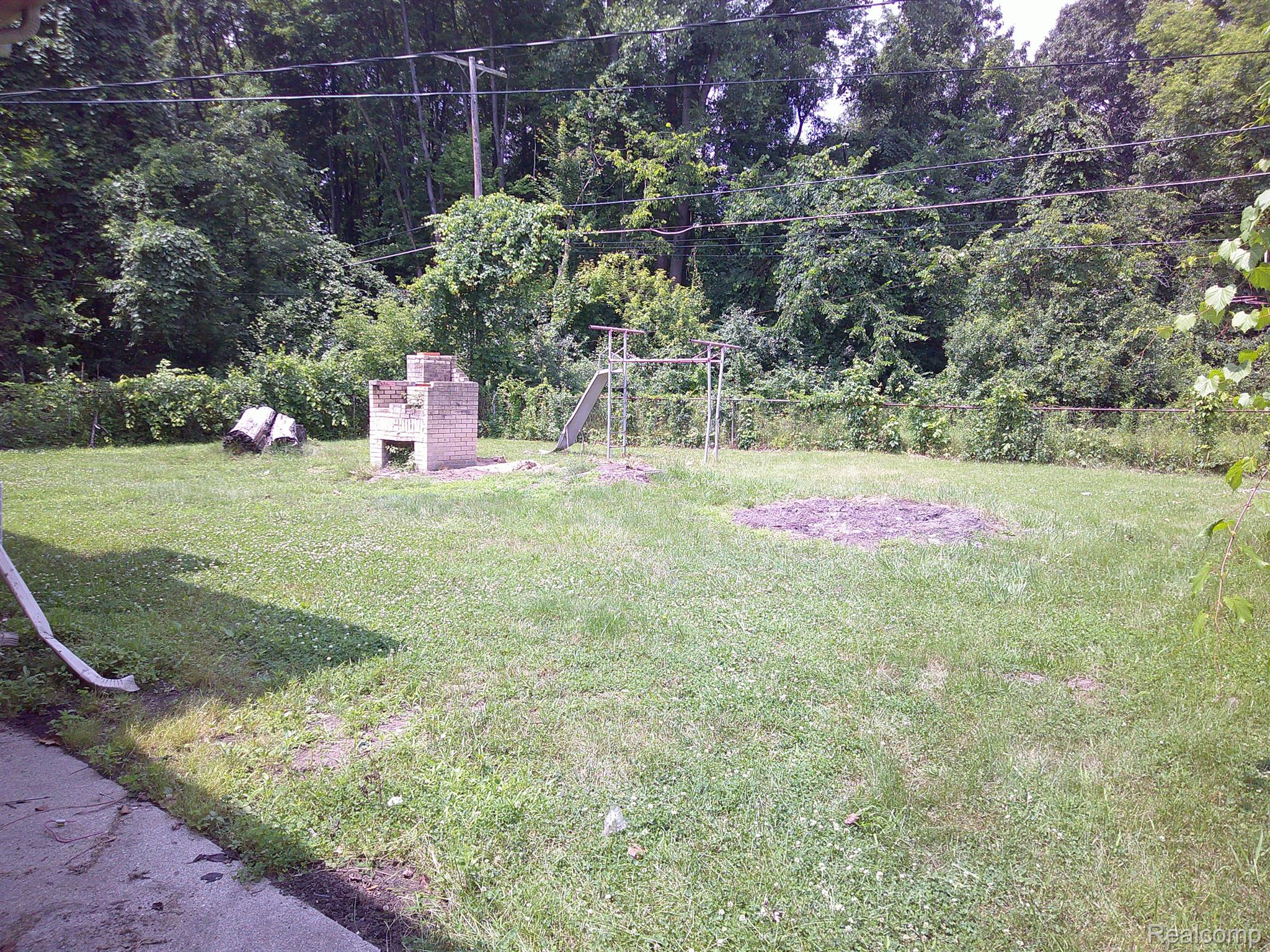 6840 Wayne Course Street Romulus, MI 48174 - Photo 10 of 19 Back