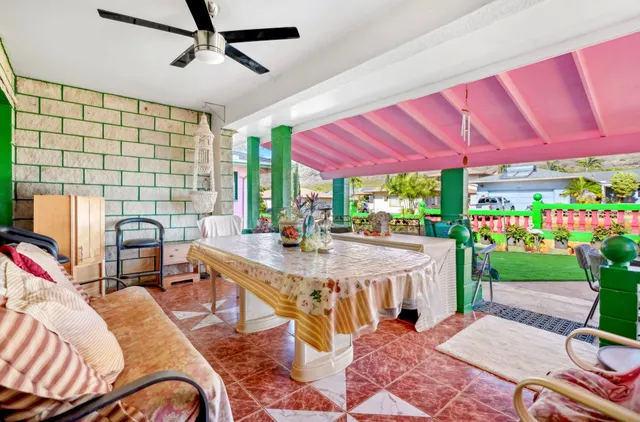 $1,200,000 | 9442 Keahi Place, Waimea, HI 96796