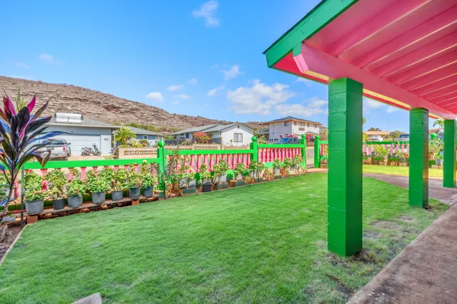 $1,200,000 | 9442 Keahi Place, Waimea, HI 96796