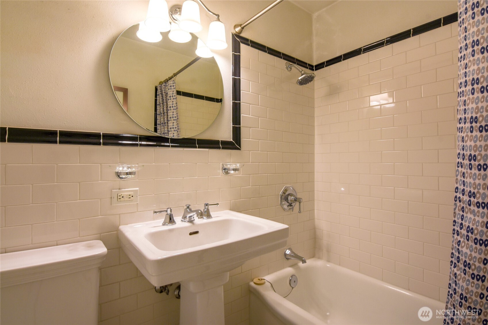 1105 Spring Street, Unit 1303 Seattle, WA 98104 - Photo 15 of 18