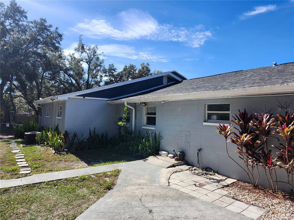 10805 Desoto Road Riverview, FL 33578 - Photo 4 of 46