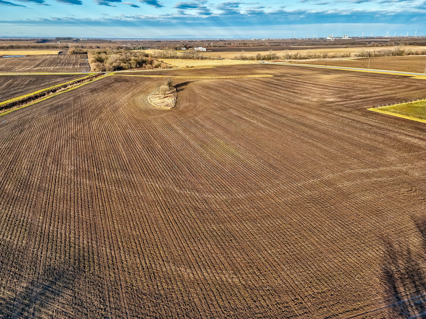 14202 East 3000 N Road Blackstone, IL 61313 - Photo 11 of 24 a view of an ocean and beach