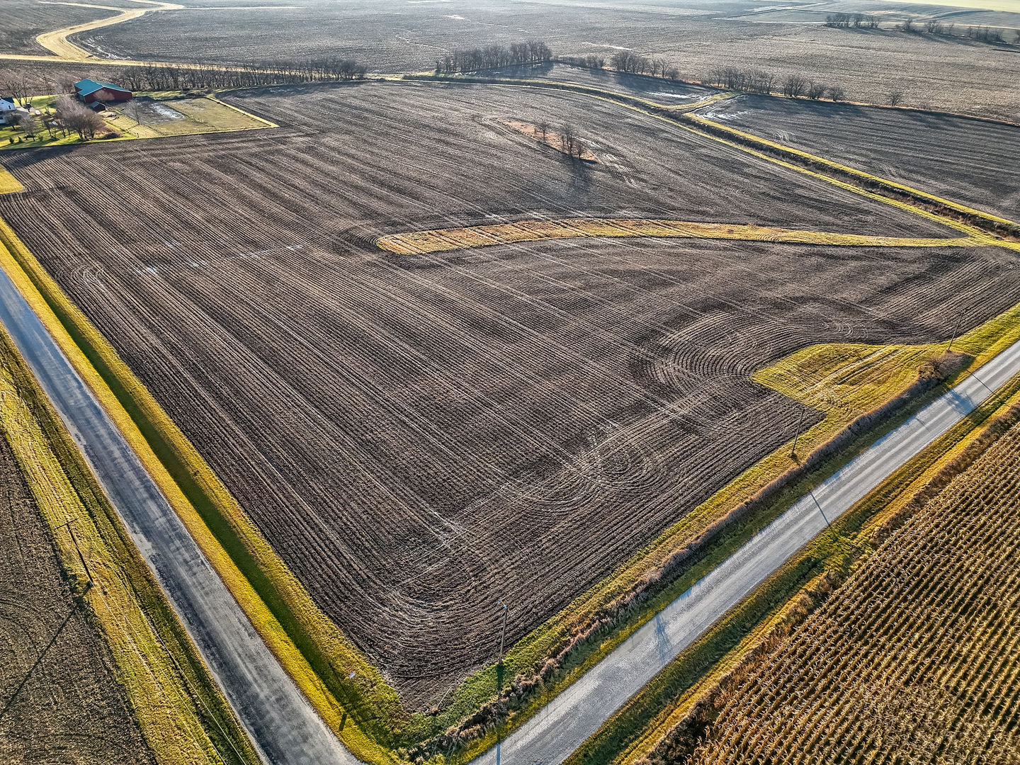 14202 East 3000 N Road Blackstone, IL 61313 - Photo 6 of 24 a view of a roof deck