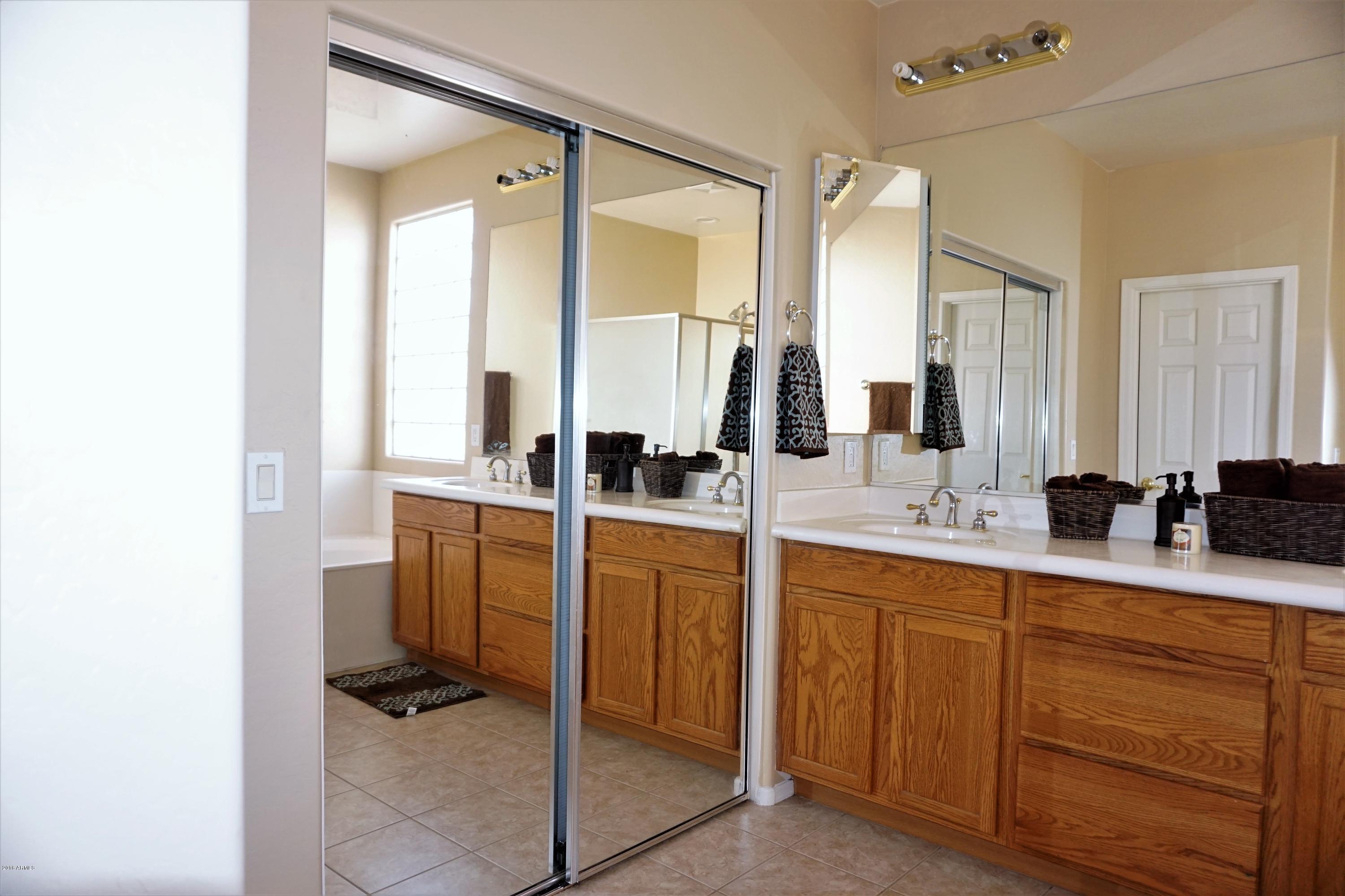 9725 South Reidar Road Laveen, AZ 85339 - Photo 13 of 28 07DSC04716