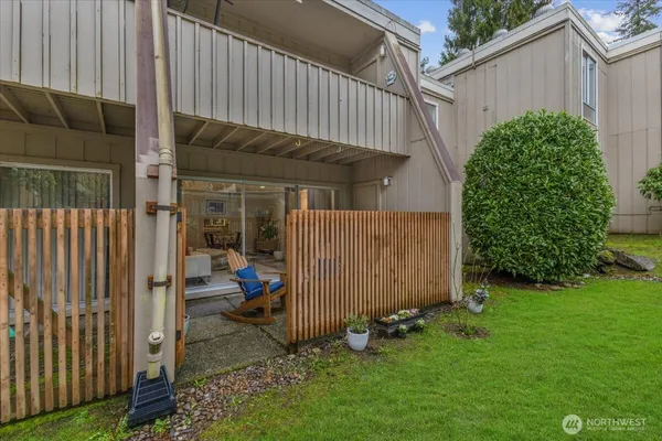 $269,800 | 4807 180th Street Southwest, Unit E103, Lynnwood, WA 98037