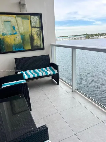 $1,800 | 1301 Northeast Miami Gardens Drive, Unit 502W, Miami, FL 33179