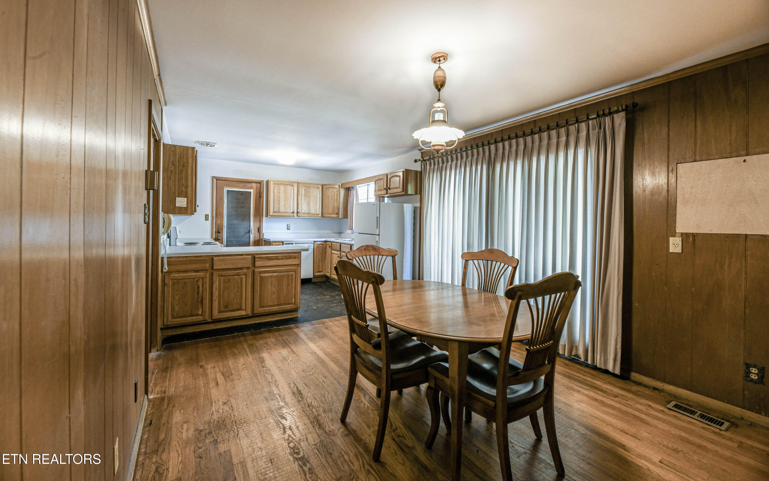 816 Whitehall Road Knoxville, TN 37909 - Photo 12 of 18 816 Whitehall-6