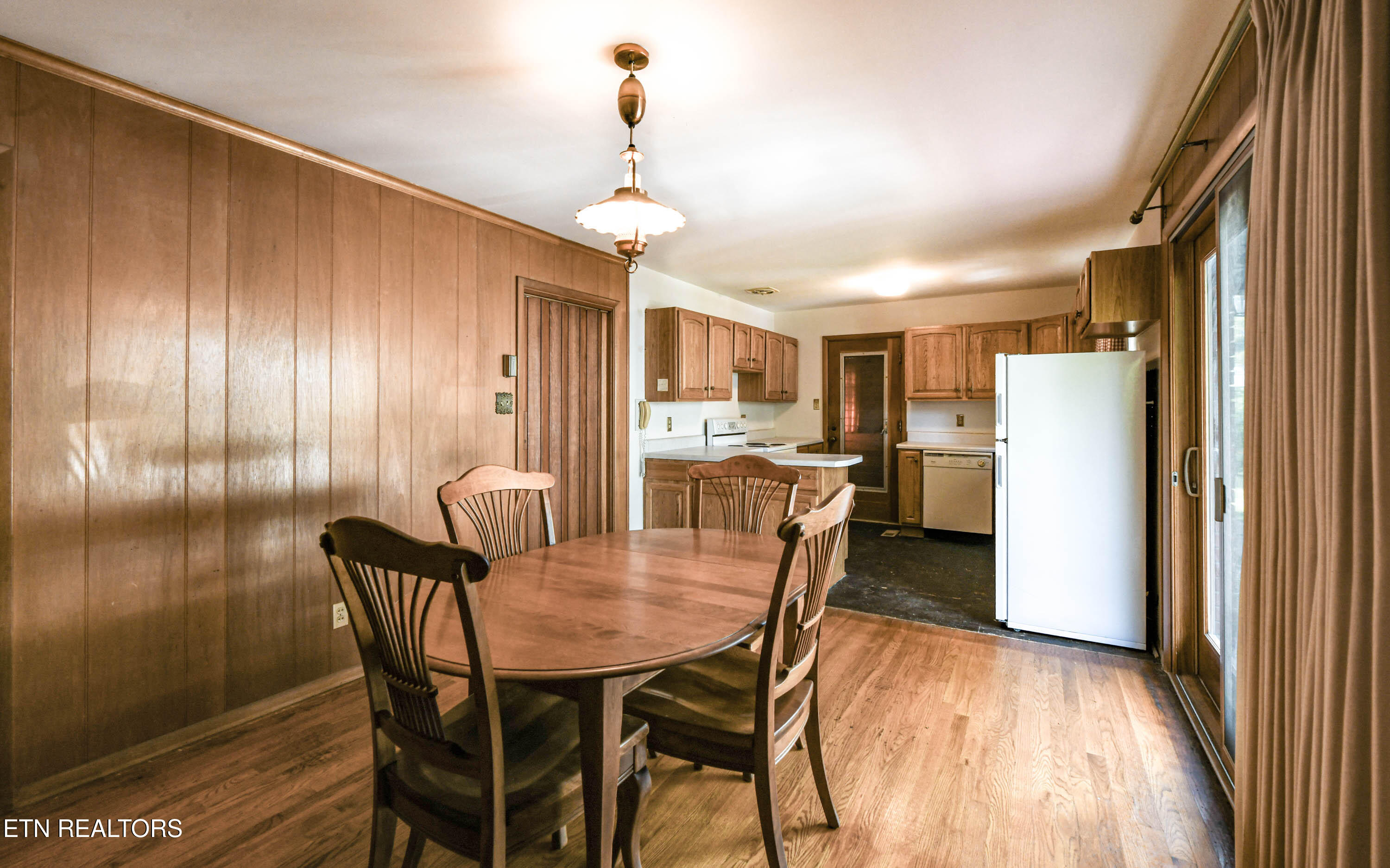 816 Whitehall Road Knoxville, TN 37909 - Photo 13 of 18 816 Whitehall-5