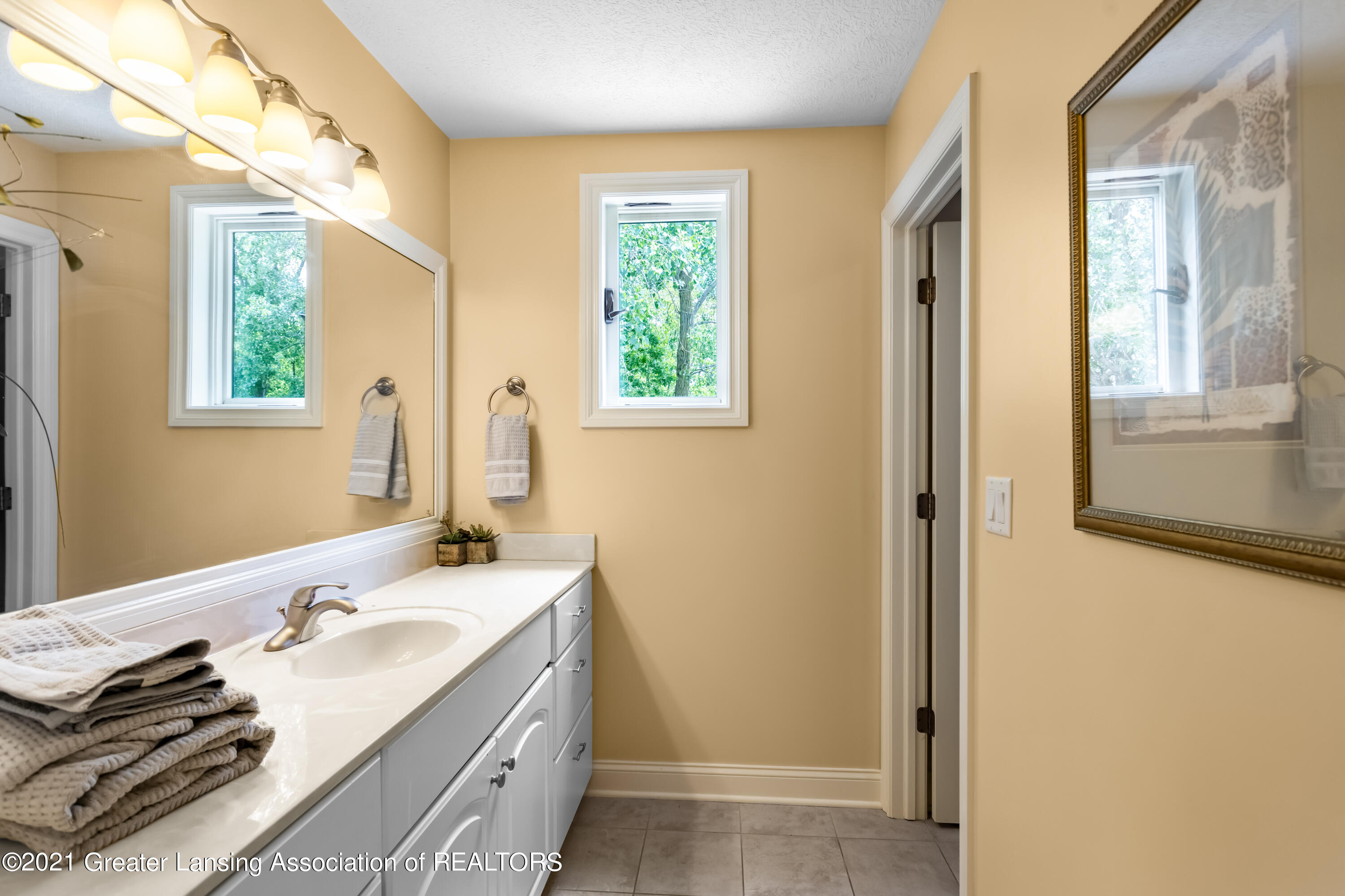 910 Abbey Road East Lansing, MI 48823 - Photo 37 of 57 Full bath