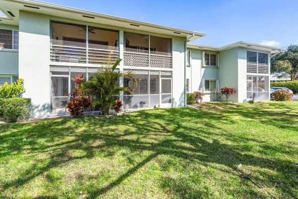 $2,200 | 2440 Southwest 22nd Avenue, Delray Beach, FL 33445