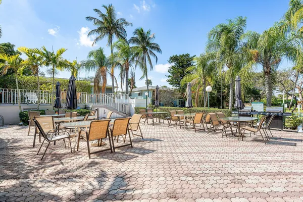 $2,200 | 2440 Southwest 22nd Avenue, Delray Beach, FL 33445