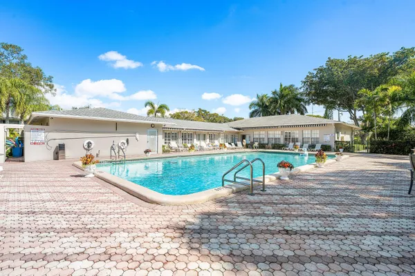 $2,200 | 2440 Southwest 22nd Avenue, Delray Beach, FL 33445