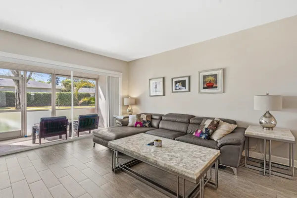 $2,200 | 2440 Southwest 22nd Avenue, Delray Beach, FL 33445