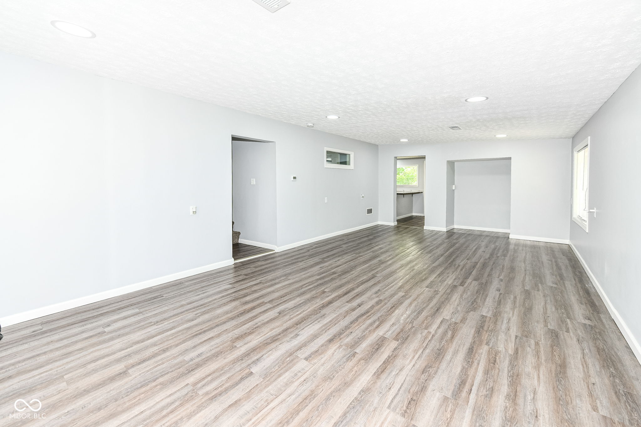 10236 Brookville Road Indianapolis, IN 46239 - Photo 4 of 33 Gallery Image 4