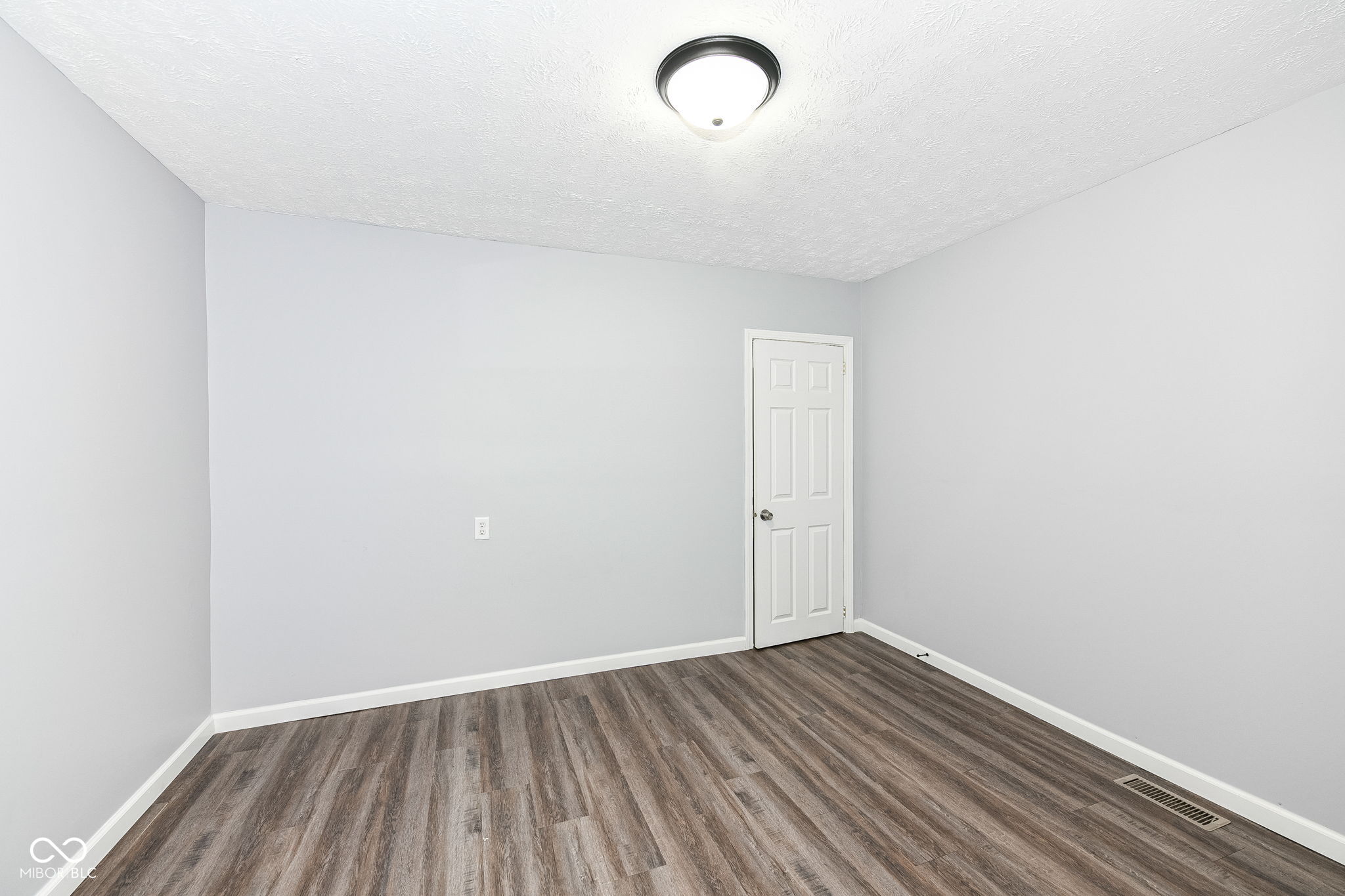 10236 Brookville Road Indianapolis, IN 46239 - Photo 10 of 33 Gallery Image 10