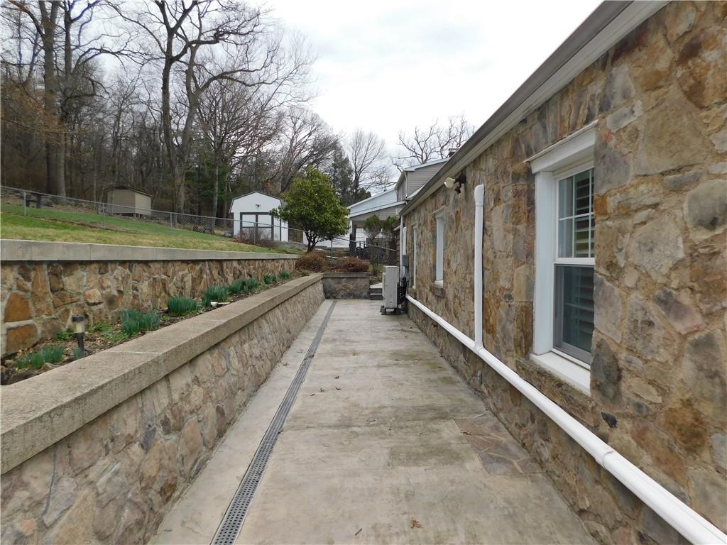 1025 Isabella Road Connellsville, PA 15425 - Photo 6 of 50