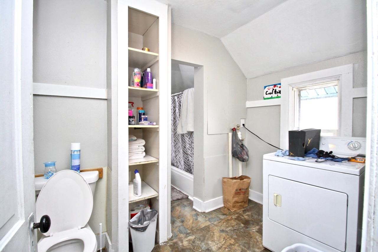 832 Central Beloit, WI 53511 - Photo 4 of 9