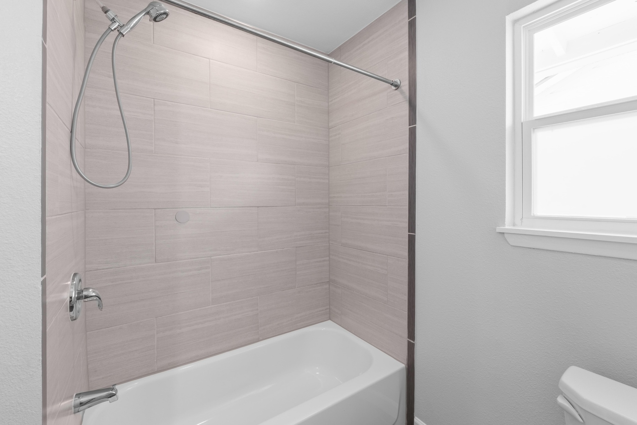 2312 Rogge Lane Austin, TX 78723 - Photo 26 of 34 Guest bathroom.