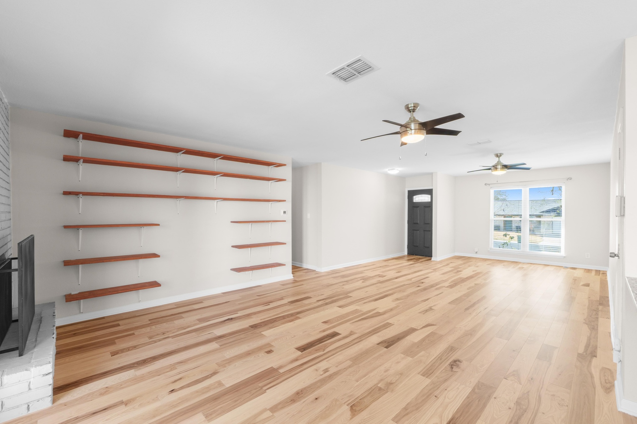 2312 Rogge Lane Austin, TX 78723 - Photo 7 of 34