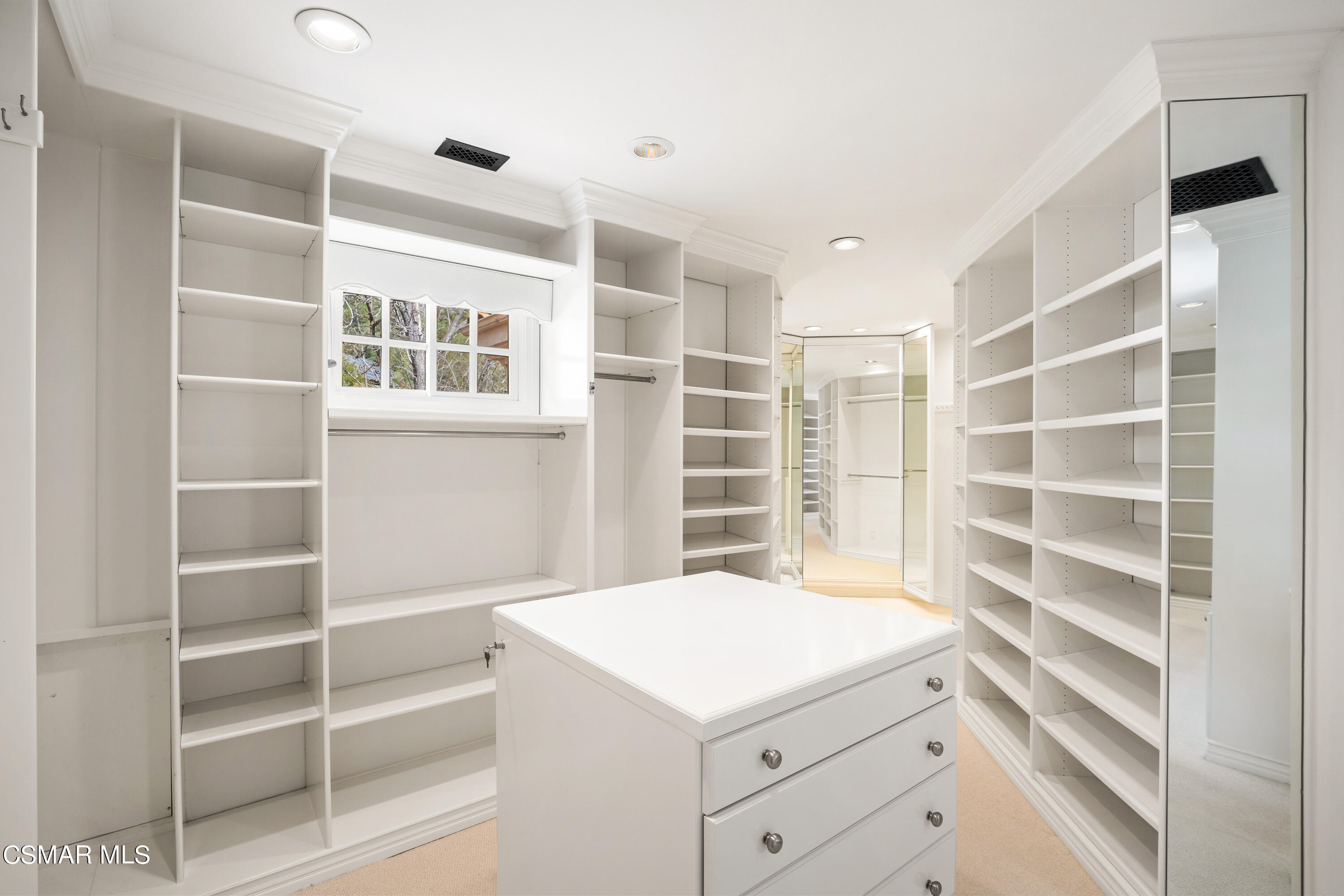 28685 Wagon Road Agoura Hills, CA 91301 - Photo 26 of 43 a view of an empty walk in closet