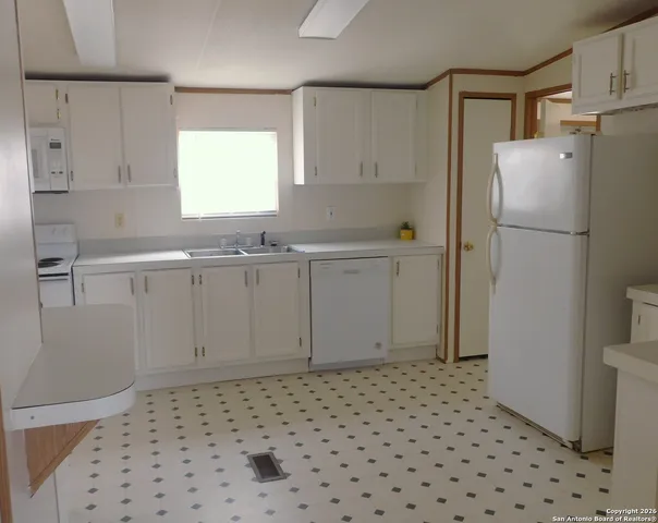 $175,000 | 110 Crestfield Drive, Pleasanton, TX 78064