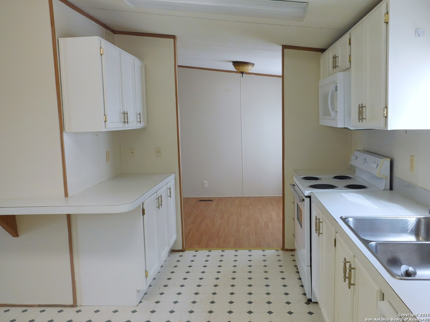 110 Crestfield Drive Pleasanton, TX 78064 - Photo 14 of 33