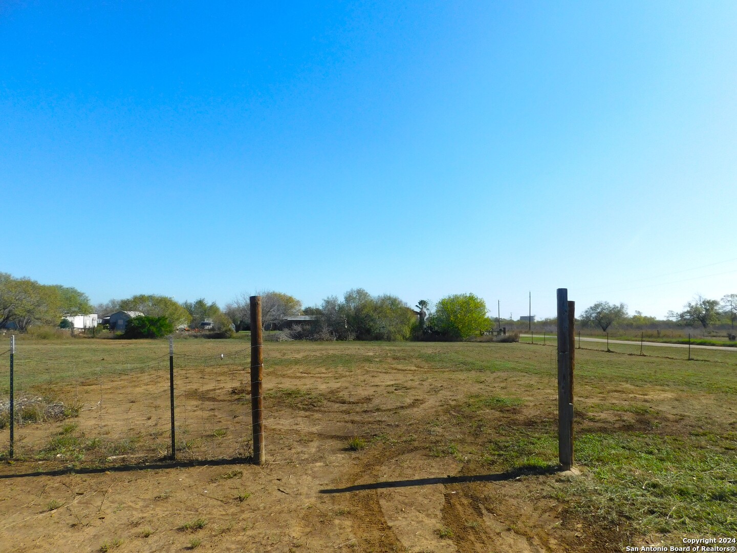 110 Crestfield Drive Pleasanton, TX 78064 - Photo 29 of 33