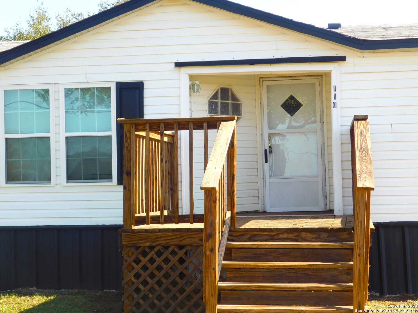 110 Crestfield Drive Pleasanton, TX 78064 - Photo 3 of 33