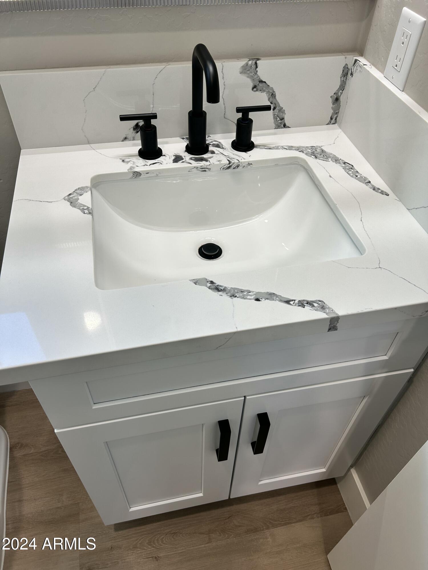 825 West Dobbins Road Phoenix, AZ 85041 - Photo 15 of 99 IMG_8059 (1)