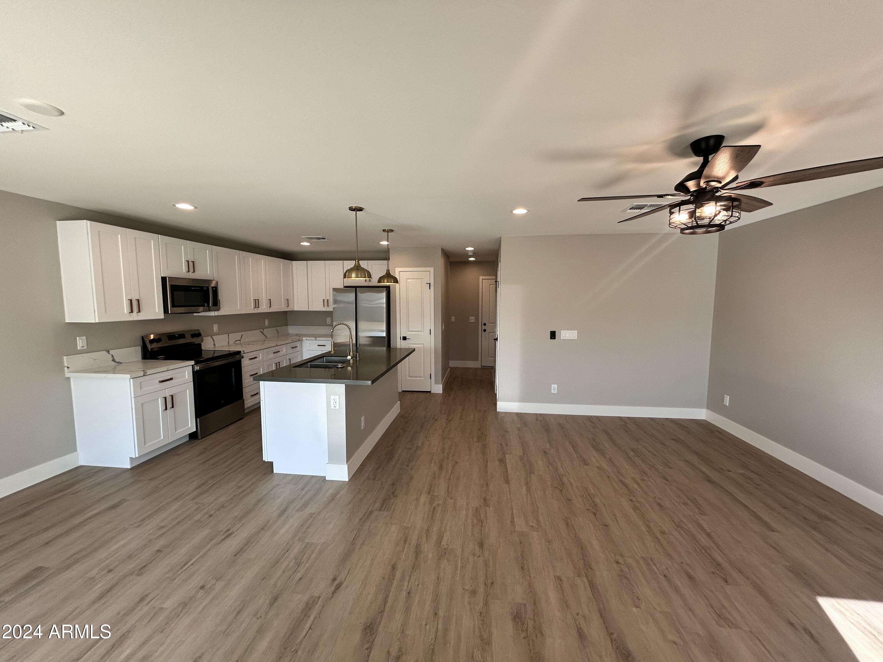 825 West Dobbins Road Phoenix, AZ 85041 - Photo 21 of 99 IMG_8075