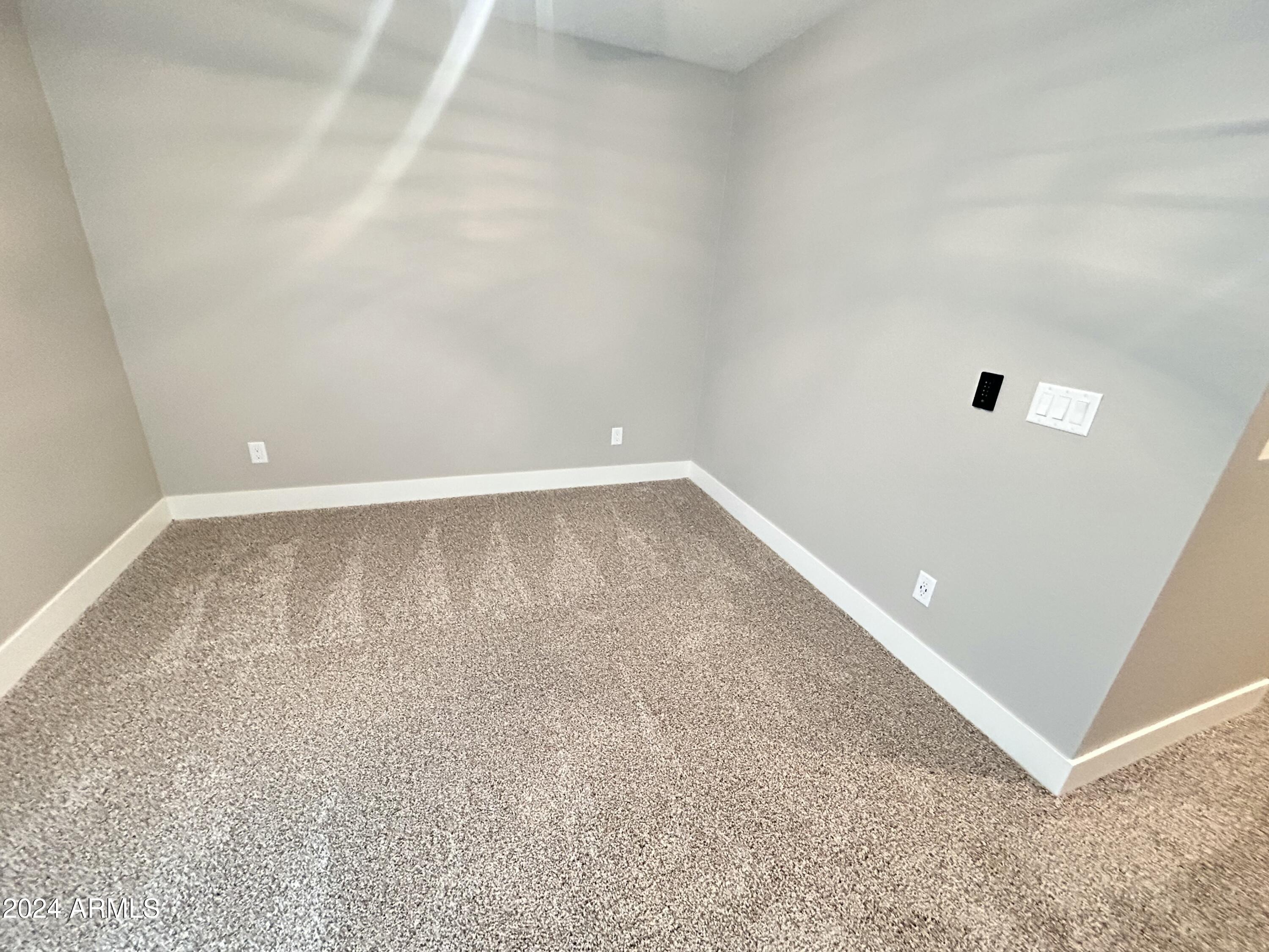 825 West Dobbins Road Phoenix, AZ 85041 - Photo 31 of 99 IMG_8101