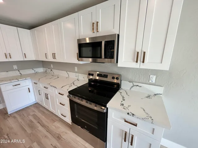 $2,150 | 825 West Dobbins Road, Phoenix, AZ 85041